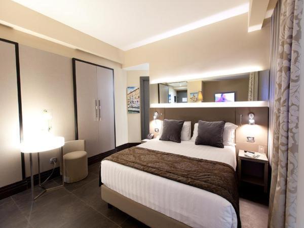 Trevi Palace Hotel Рим Экстерьер фото