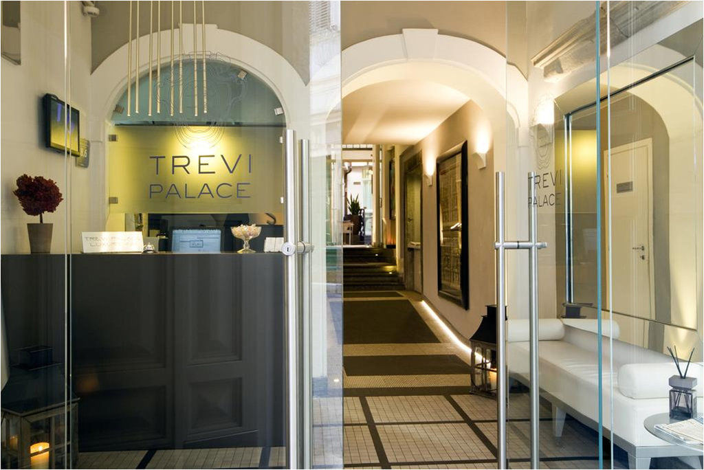 Trevi Palace Hotel Рим Экстерьер фото